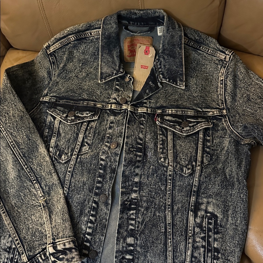 Levi’s Men's XL Acid Washed Jean Jacket - NWT